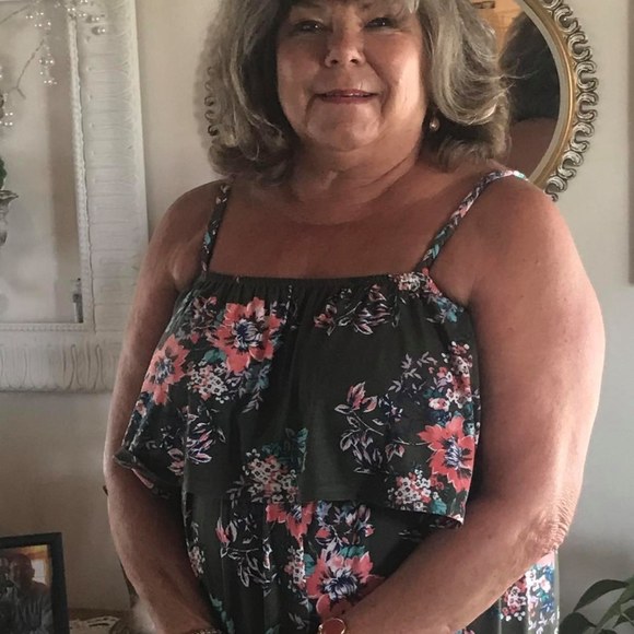 Profile Picture of Diane Ewald (@ewalddiane) on Poshmark