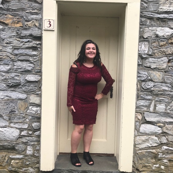 Profile Picture of Téa Luckenbill (@tealuckenbill) on Poshmark