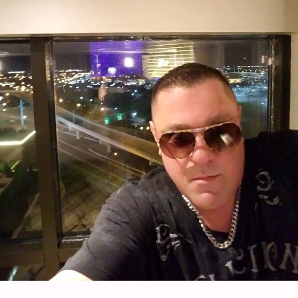 Profile Picture of Richard Manfredi (@rjmtoday) on Poshmark