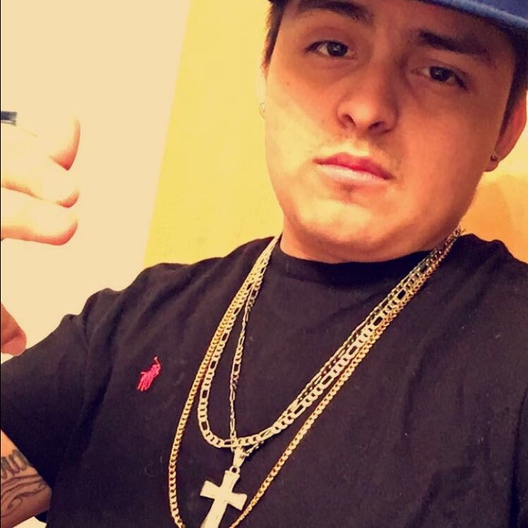 Profile Picture of Daniel Espinoza (@dannye28) on Poshmark