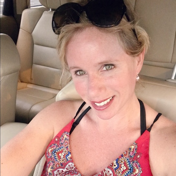 Profile Picture of Cyndi Schrecker (@cschrecker73) on Poshmark