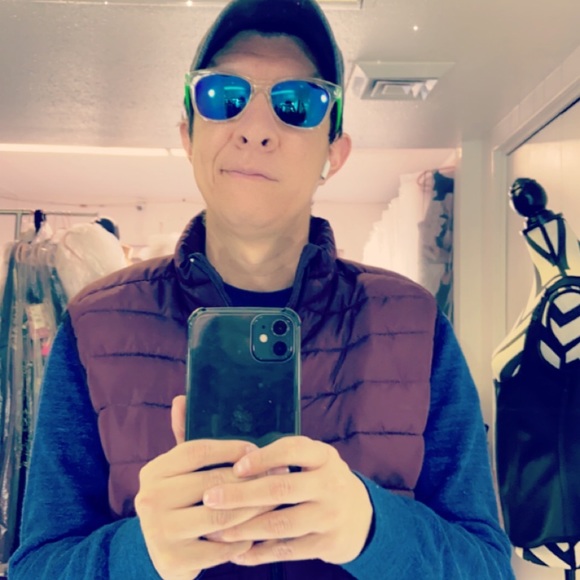 Profile Picture of Javier Saenz (@javier_saenz) on Poshmark
