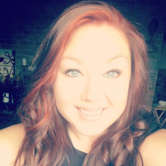 Profile Picture of Amber Prigg (@ambertron87) on Poshmark