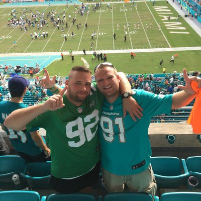 Profile Picture of Dillon Maxwell (@dmaxwell1323) on Twitter