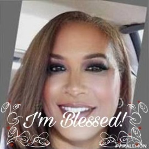 Profile Picture of Bea Davis (@beas) on Poshmark