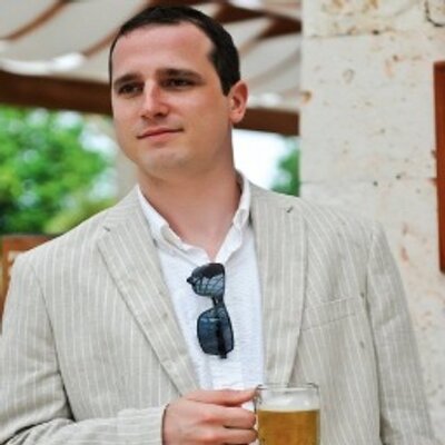 Profile Picture of Christopher Papallo (@4starfood) on Twitter