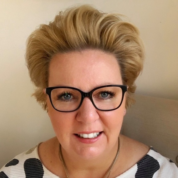 Profile Picture of Fiona Longmire (@fi888) on Poshmark