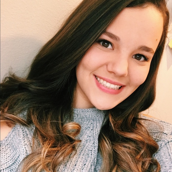 Profile Picture of Raegan Oldridge (@roldridge) on Poshmark