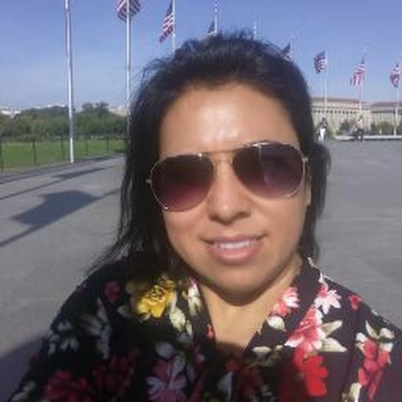 Profile Picture of Raquel Silva (@raquelsilva530) on Poshmark