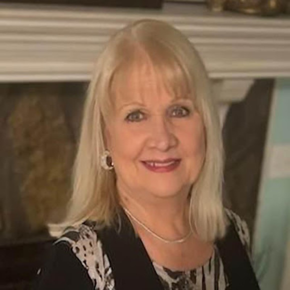 Profile Picture of Brenda Holcombe (@brendasholcombe) on Poshmark