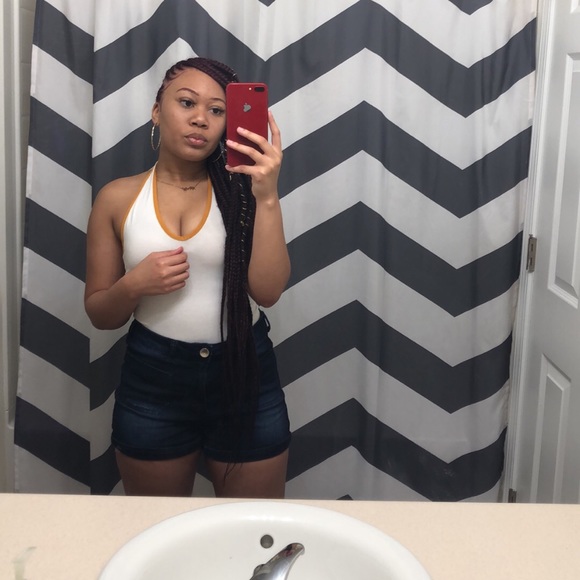 Profile Picture of Caleya Cutter (@leyyaa_nicole) on Poshmark