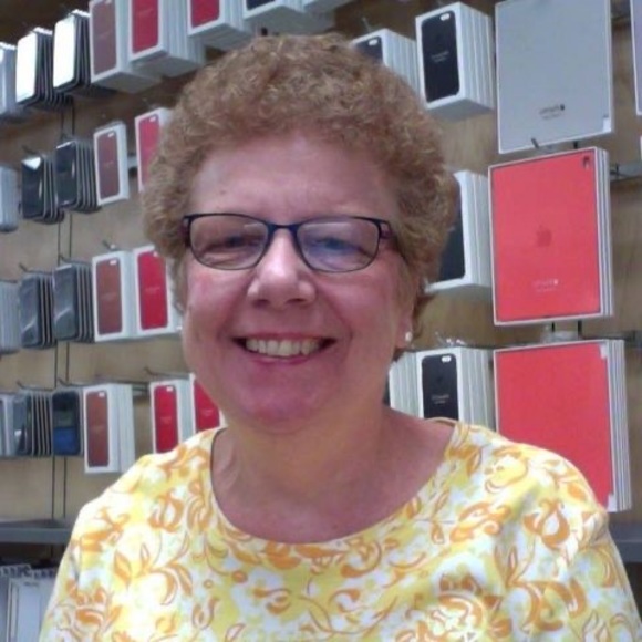 Profile Picture of Cindy Render clawson (@cindyc1602) on Poshmark