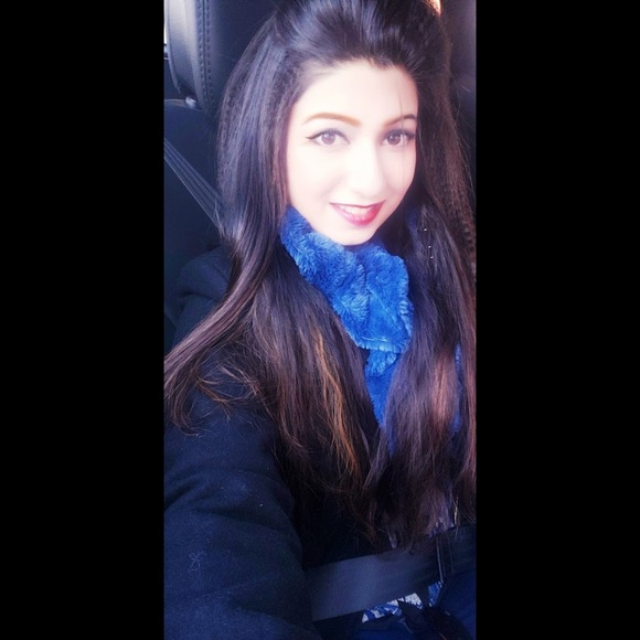 Profile Picture of Saba Khalid (@sabakhalid57) on Poshmark