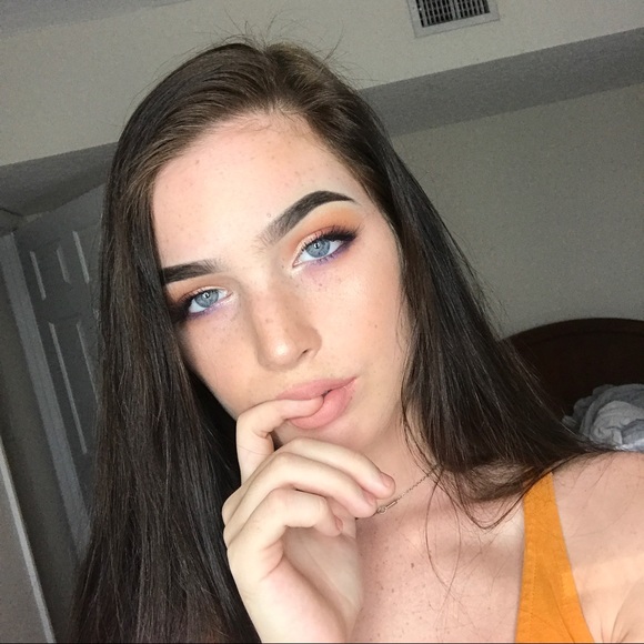 Profile Picture of Jennah Pritchard (@jennahrenee1) on Poshmark