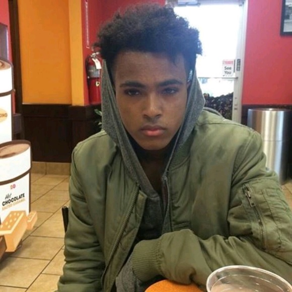 Profile Picture of Jeremy White (@xxkidcraving) on Poshmark