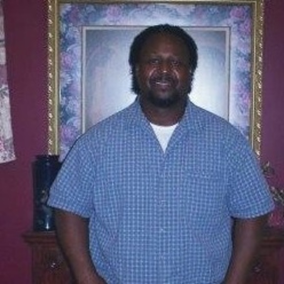 Profile Picture of Julius Scott (@jles50) on Poshmark