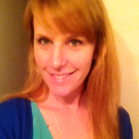 Profile Picture of Amber Englund (@aenglund) on Poshmark
