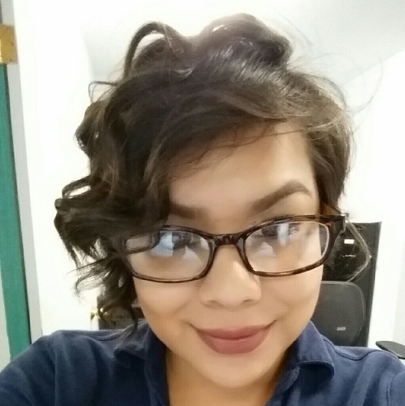 Profile Picture of Frankie Lara (@frankiepbp) on Poshmark