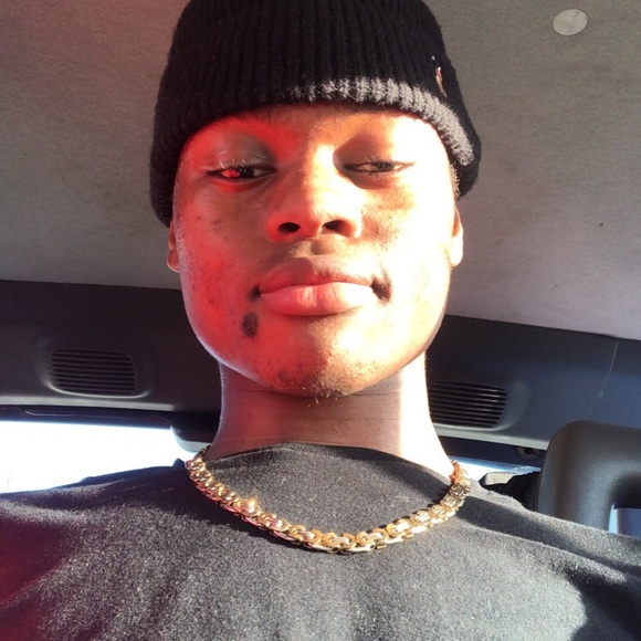 Profile Picture of Javonte Allen (@trendell14) on Poshmark