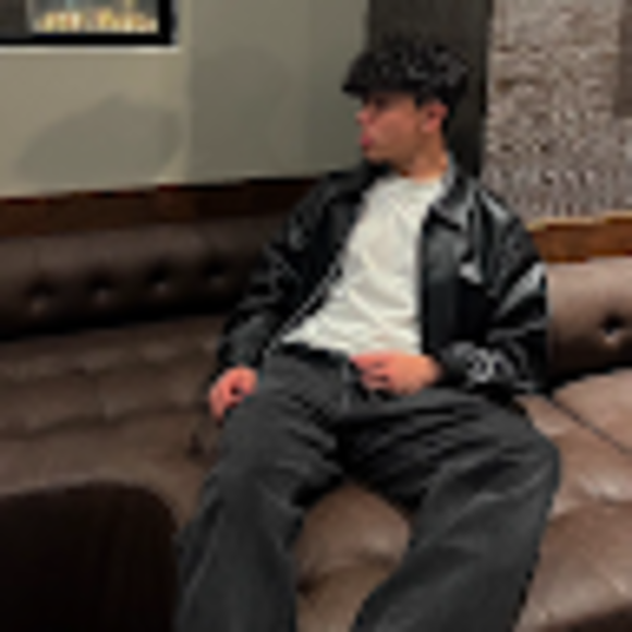 Profile Picture of Luis andres Matarrita irias (@4lutz4) on Poshmark