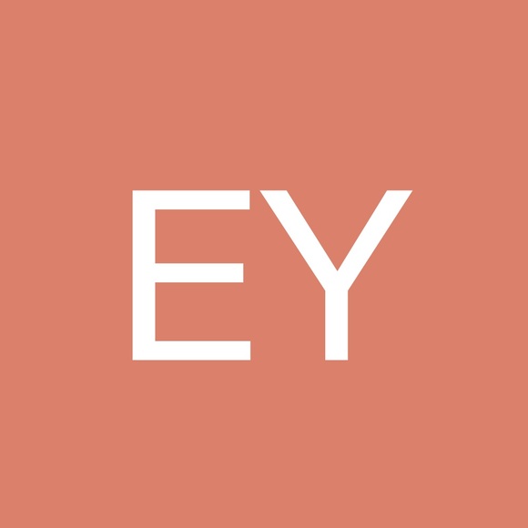 Profile Picture of Elise Yoder (@elise_yoder) on Poshmark