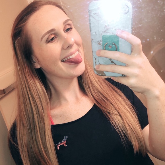 Profile Picture of Jessica Hurd (@jessicarhurd18) on Poshmark