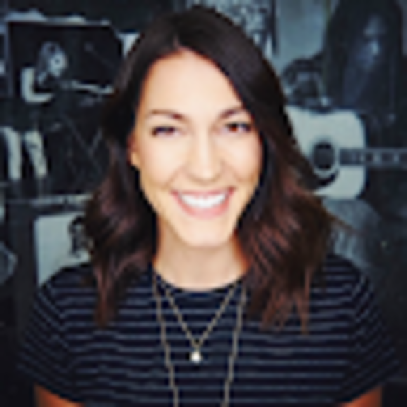 Profile Picture of Carly Ross (@carlysheaross) on Poshmark