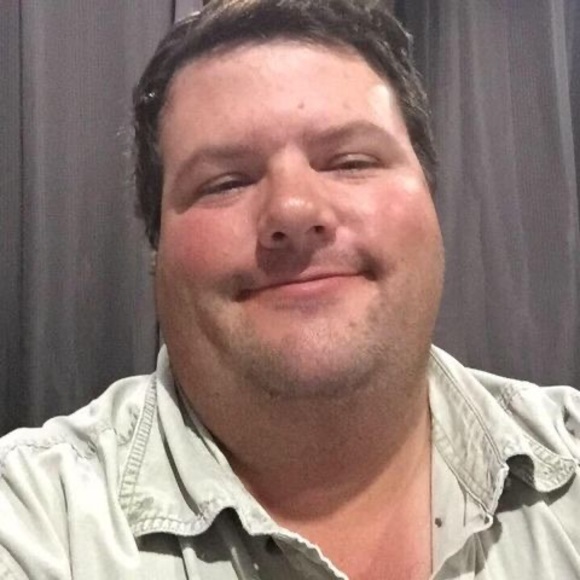 Profile Picture of Andrew Klassen (@andrewklassen0) on Poshmark