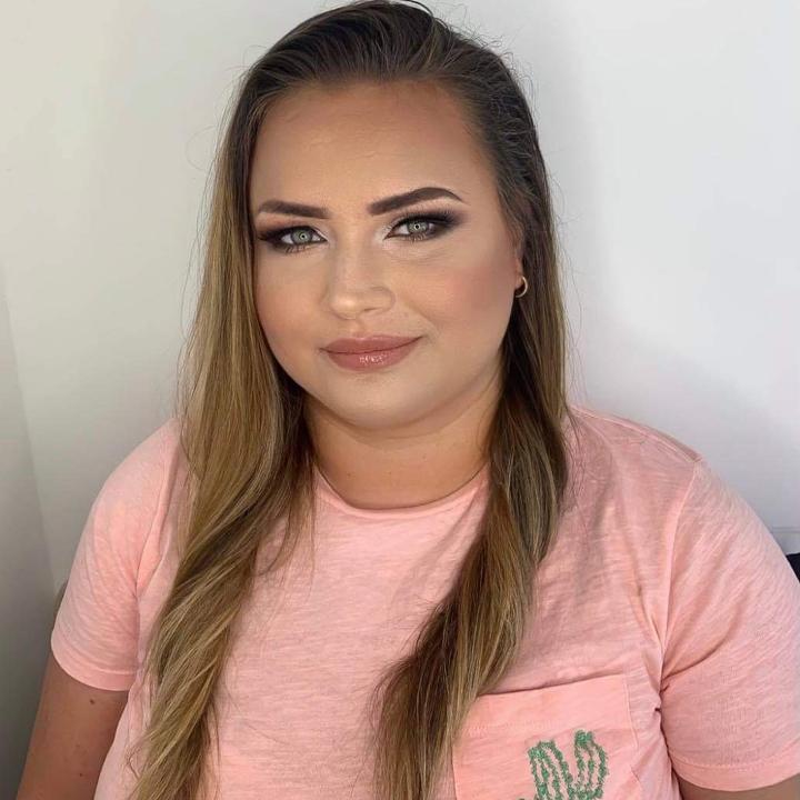 Profile Picture of Alexandra Dakos (@alexandradakos1) on Tiktok