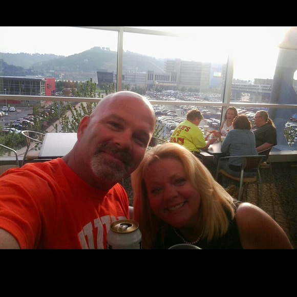 Profile Picture of Dixie Mcclure (@faithhopenlove) on Poshmark