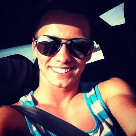 Profile Picture of Danny Bowers (@danny_boi13) on Poshmark
