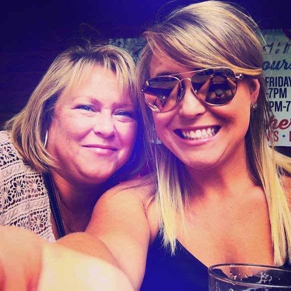 Profile Picture of Ronda Winkler kalisch-venard (@rondakalisch69) on Poshmark
