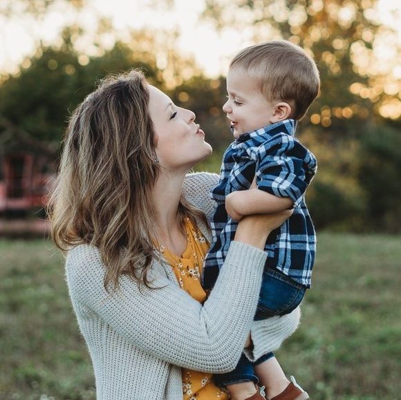 Profile Picture of Angela Kelbley (@akelbley) on Poshmark