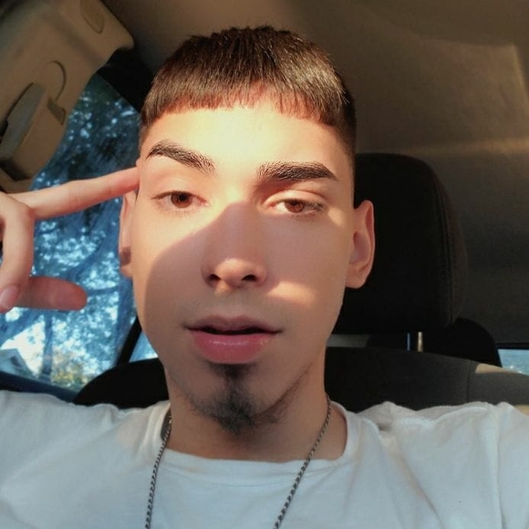 Profile Picture of Mario Zamora (@mariozamora991) on Poshmark