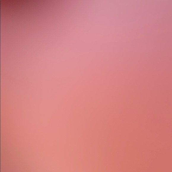 Profile Picture of Sofia Munoz (@sofiam1073) on Poshmark