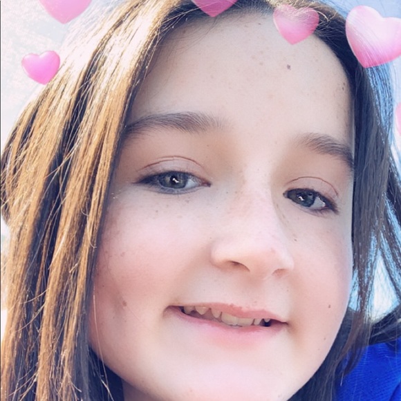 Profile Picture of Alexia Signorino (@alexiasignorino) on Poshmark