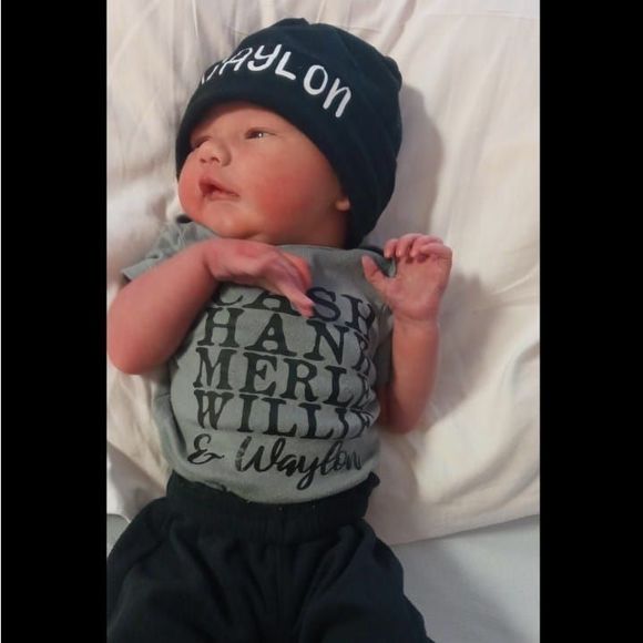 Samantha Mcgranahan - Poshmark Profile Picture of Samantha Mcgranahan (@s_mcgranahan) on Poshmark