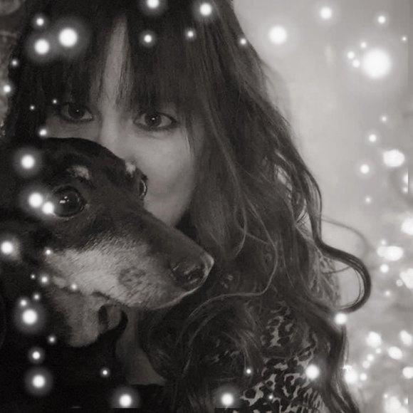 Profile Picture of Coree La rue (@coreedlarue) on Poshmark