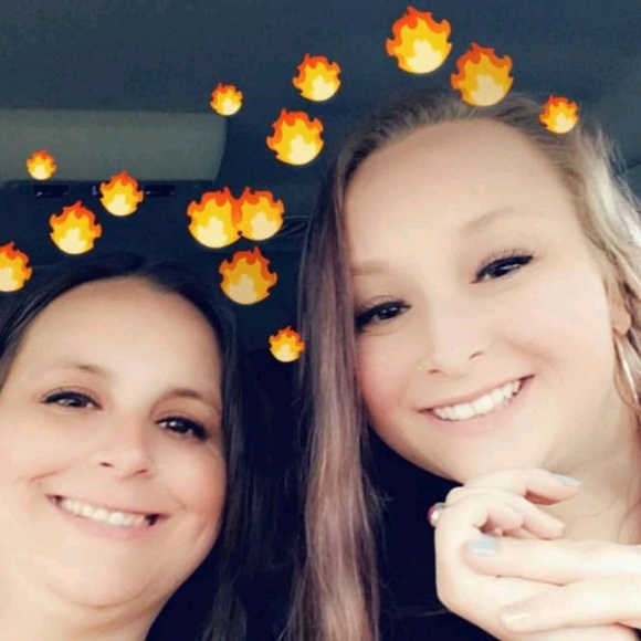 Allison Starling - Poshmark Profile Picture of Allison Starling (@astar424) on Poshmark