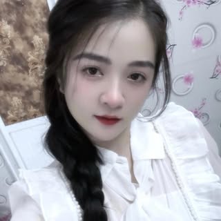 Profile Picture of Huyền Trinh (@_trinhhuyen) on Instagram