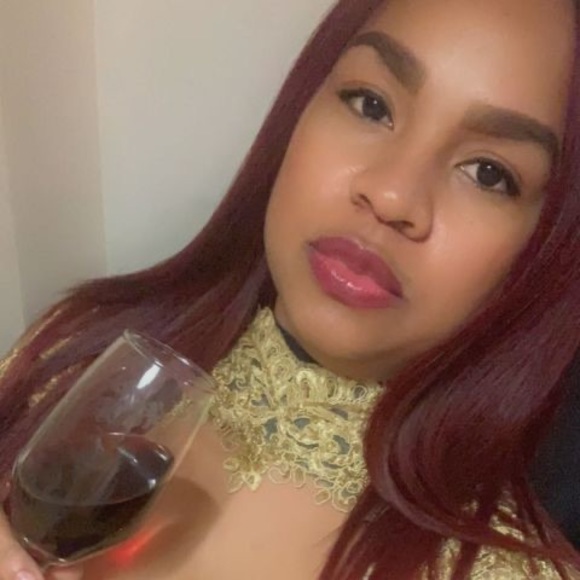 Profile Picture of Dewilka Febles (@deuirkamercedes) on Poshmark