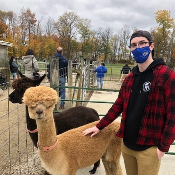 Profile Picture of Blake Eisnaugle (@blake121212) on Poshmark