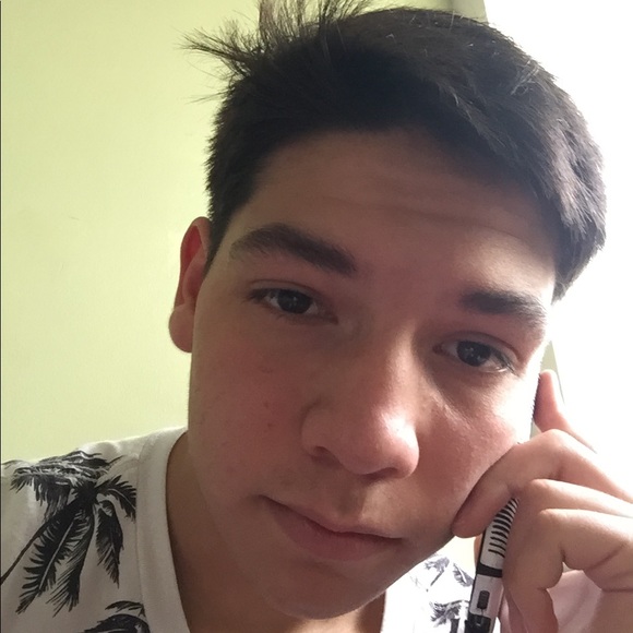 Profile Picture of Christopher Acton (@c_acton) on Poshmark