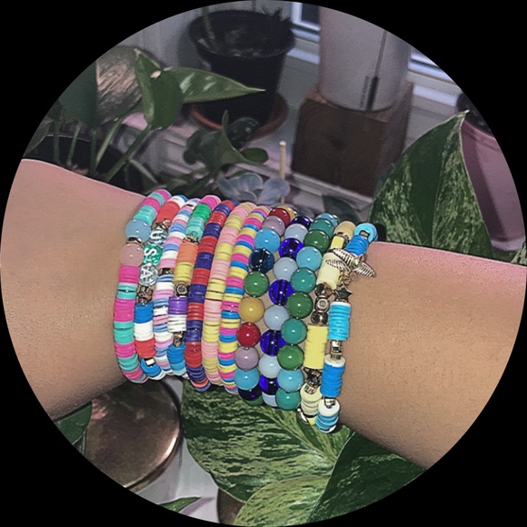 Profile Picture of Gc bracelets Bracelets (@gracelynmurray) on Poshmark