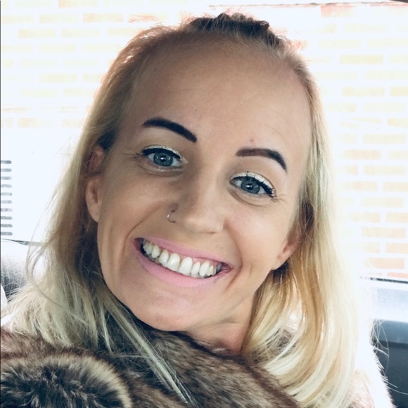 Profile Picture of Crystal Wiley (@cwiley135) on Poshmark