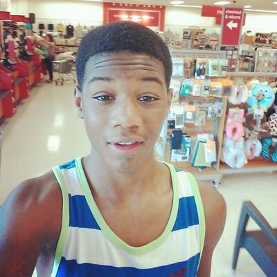 Profile Picture of Louis Frazier (@Ballislife_Loui) on Twitter