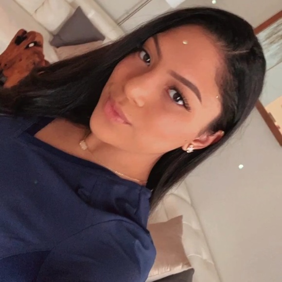 Chrystal Figaro - Poshmark Profile Picture of Chrystal Figaro (@caf54931) on Poshmark