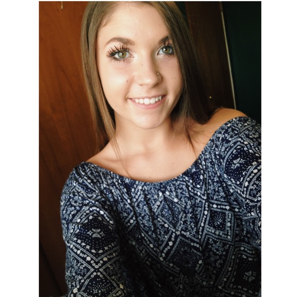 Profile Picture of Mckenzie Smith (@mckenzieesmith) on Poshmark