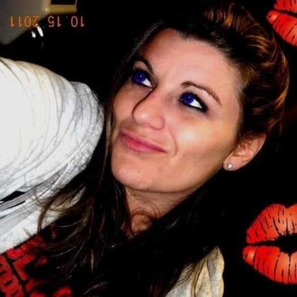 Profile Picture of Samantha Greer (@samantha5461) on Poshmark