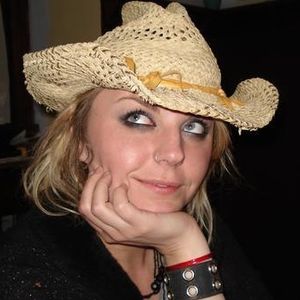 Alison Garvey - Myspace Profile Picture of Alison Garvey (@alisonsthekidinthehall) on Myspace